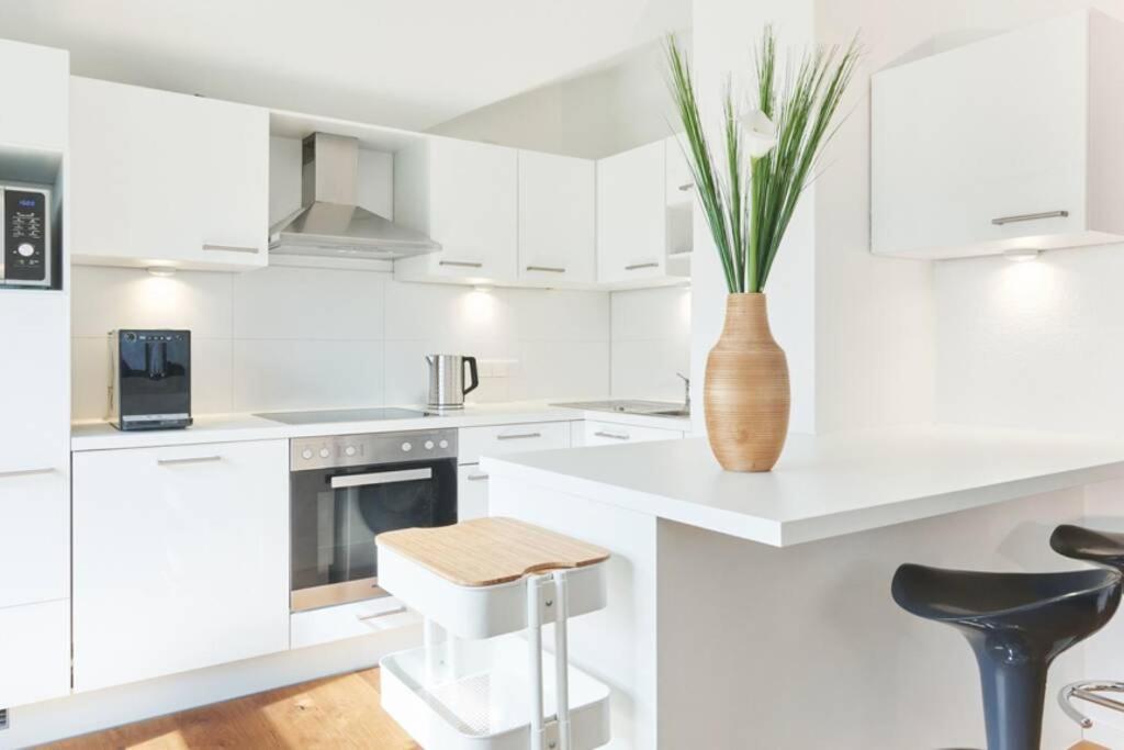 Criston Apartments - Calm Cityhome M Tubinga Esterno foto